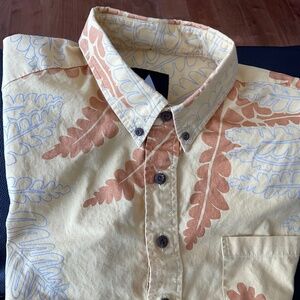 Aloha shirt designed by Sig Zane